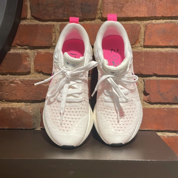 Nike React Infinity Run Flyknit - Picture 2 of 7